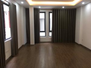 ; Bán nhà ngõ rộng ô tô tải chạy như bay