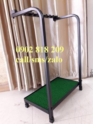 Giá để gậy golf có đế cỏ