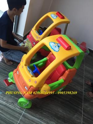 Xe chòi chân cho bé
