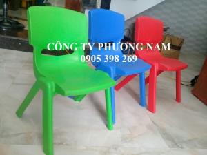 Bộ bàn ghế vuông cho bé