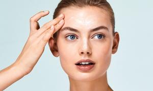 NovAge Ultimate Lift Advanced Lifting Eye Cream-Kem dưỡng da vùng mắt giúp làm săn chắc và cải thiện độ đàn hồi da theo thời gian. Làm sáng vùng da quanh mắt và làm mờ nếp nhăn hiệu quả. Xuất xứ : Ba Lan Code 31542