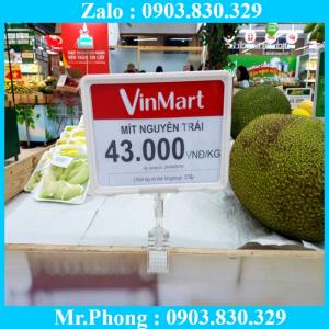 Khung nhưa trưng bày đòi hỏi phải có tính thẩm mỹ cao, phù hợp cho các chương trình quảng cáo, cho các event của công ty, nội dung quảng bá thay đổi nhiều, kẹp tưng bày hay còn gọi cách khác là bảng giá siêu thị và các mẫu tương tự đáp ứng được yêu cầu cho chương trình khuyến mãi. Tùy thuộc sản phẩm in ấn, chất liệu, kích thước, chúng tôi sẽ gửi tới Quý khách các tư vấn khác nhau cho từng sản phẩm quảng cáo sao cho phù hợp nhất.