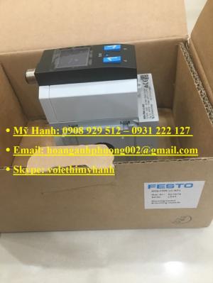 Cảm biến áp suất Festo SDE1-D10-G2-R18-C-P2-M8