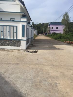 bán lô đất mặt tiền đường Cây Thông Ngoài huyện Phú Quốc chỉ 2.5 tỷ