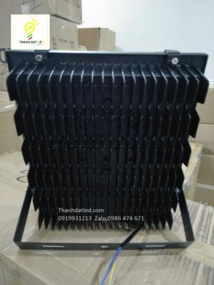 Đèn pha led 30w ngoài trời