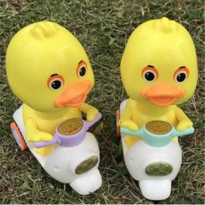 Vịt chạy xe máy cực hót