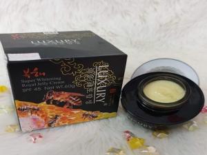 Kem Trắng Da Luxury Chiết Xuất Sữa Ong Chúa