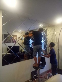 Kính cường lực trang trí phòng khách