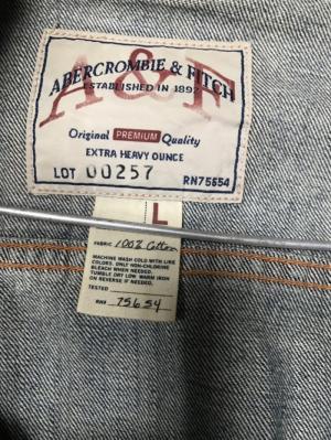 Bán áo khoác jean Nam hiệu A&F màu xanh size L từ mỹ