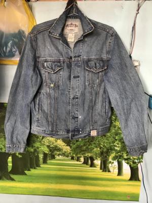 Bán áo khoác jean Nam hiệu A&F màu xanh size L từ mỹ