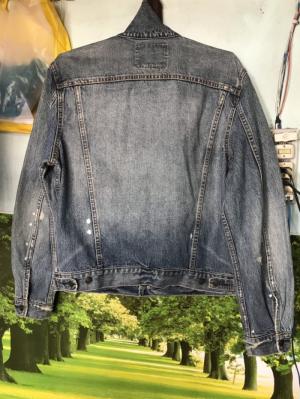 Bán áo khoác jean Nam hiệu A&F màu xanh size L từ mỹ
