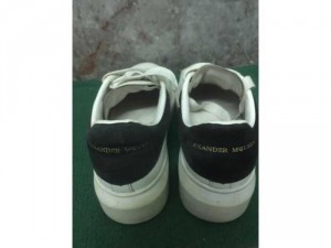 cần thanh lý đôi mc queen Sz 40