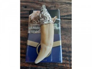 Mặt dây chuyền chạm rồng bạc