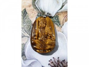 PHẬT BẤT ĐỘNG MINH VƯƠNG MẮT MÈO .. DẬU