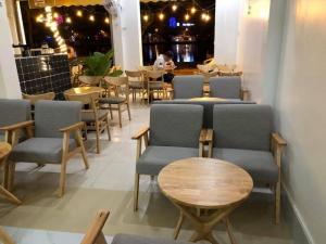 Thanh lý bộ bàn ghế sofa cafe tphcm