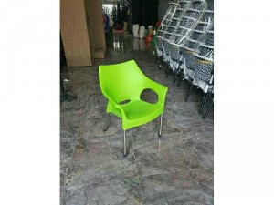 Ghế nhựa đúc Hoàng Trung Tín 98