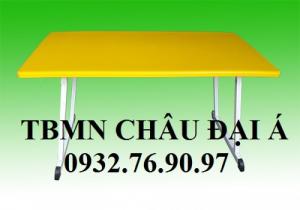 Bàn nhựa nhập khẩu an toàn cho bé