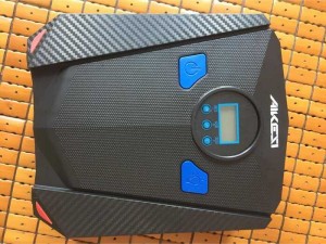Bơm xe hơi thông minh, cài đặt số cân, ngắt tự động , có đèn soi ban đêm tiện dụng AIKESI Chính Hãng