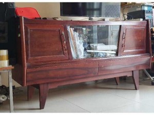 Tủ buffet xưa.
