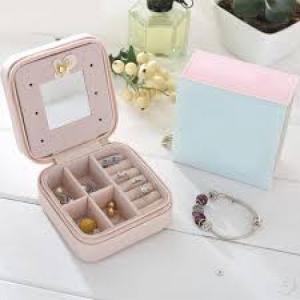 Hộp đựng bông tai trang sức có gương