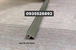 T8 màu sâm banh
