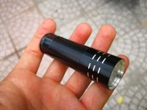 Keo UV Cứng Dán Kính ,Dán Mica Trong Suốt Tặng Kèm Đèn UV