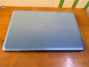 Asus A540UP i3 7100u 4gb 500gb Vgn 2gb đẹp nguyên zin