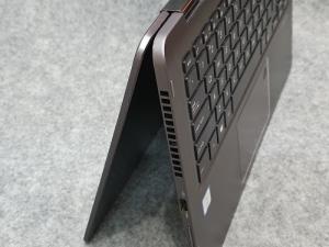 ASUS ZENBOOK UX461 CORE I7 8550 RAM DDR4 16G SSD 512G VGA GEFORCE MX150 IPS FULL HD 14 INCH