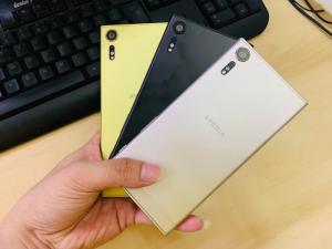 Điện thoại sony xperia xzs au