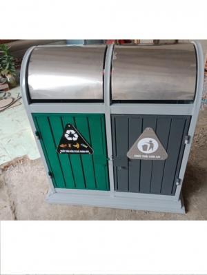 Sản xuất và cung cấp thùng rác treo đôi có chân sắt và 2 ngăn chứa rác