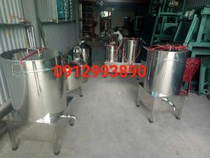 Nồi nấu phở. Tráng bánh cuốn. Nồi hơi nấu rượu đậu.. Bếp rán...