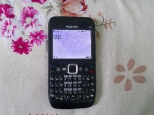 Nokia E63...màu đen...nghe nhạc hay