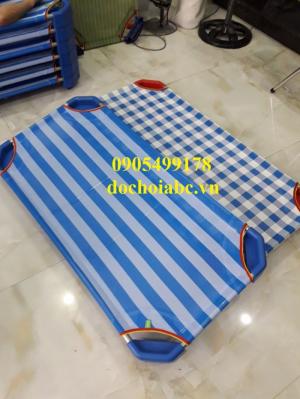 giường ngủ mầm non