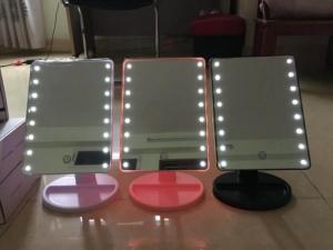 Gương trang điểm để bàn có đèn led