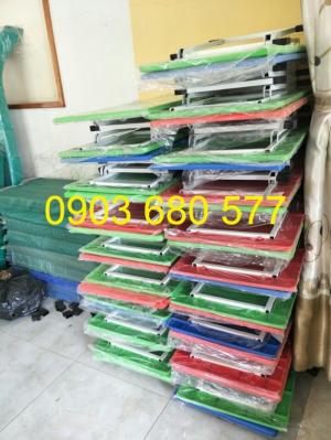 Bàn nhựa mầm non gập chân được giá siêu khuyền mãi