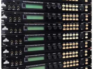 các thiết bị karaoke vang số main đẩy micro chất lượng chính hãng