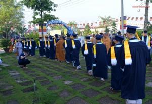 xưởng may áo cử nhân phật học tại hồ chí minh