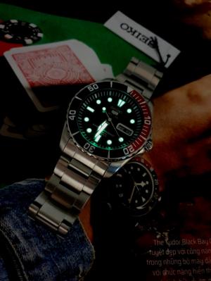 Đồng hồ nam SEIKO 5 Sports Sea Urchin Pepsi