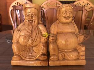 Di lặc gỗ pơ mu lớn