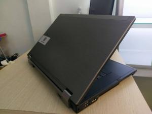 Laptop Dell COre I7 & VGA TO 2 GB máy đẹp _ nguyên bản 100%