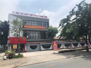 ????Cần bán gấp mảnh đất thổ cư rộng gần 90m2. Bề ngang tới 5m, đất vuông vức