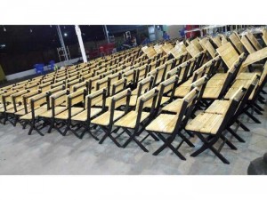 Bàn ghế xếp sắt ốp gỗ giá rẻ tại xưởng sản xuất