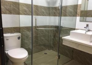 Bán nhà Láng Hạ, DT 32m2 x 3T, MT 3m = 2.2 Tỷ, ngõ rộng, nở hậu.