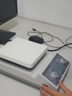 MODEL:( MS300HS) Thể tích khuấy tối đa 5 lít (với nước)