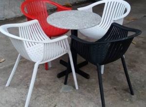Chuyên sản xuất, buôn bán các loại bàn ghế - Bàn ghế Cafe - Bàn ghế ăn - Bàn ghế gia đình ,bar,resort,sofa karaoke..Với giá cả cạnh tranh của nhà sản xuất,nhiều mẫu mã đa dạng,bảo hành 12 tháng,vận chuyển miễn phí,uy tín và chất lượng hàng đầu. Đặc biệt
