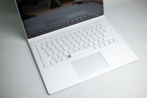 Surface Book | SSD 256GB | core i7 | RAM 8GB with GPU 97% | 16895