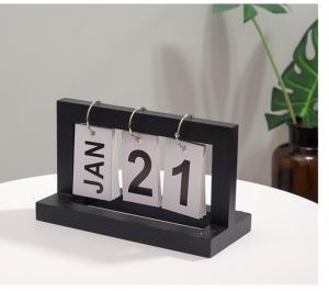 Lịch để bàn chữ treo màu đen decor