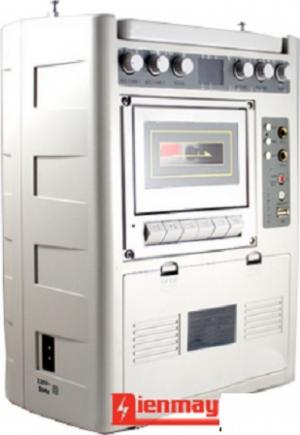 Máy trợ giảng loa lớn Sunrise SM-350 Thiết kế có hộc băng Cassette, ghi âm được từ USB qua băng, thích hợp cho các Quý khách còn sử dụng băng Cassette.