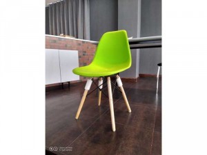 ghế nhựa chân gỗ giá rẽ mới 100%