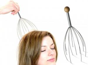 - Thiết kế kiểu dáng vô cùng độc đáo, với những thanh mát xa được thiết kế như những ngón tay nhẹ nhàng di chuyển làm dịu mọi cảm giác đau nhức, mệt mỏi trên vùng đầu của bạn, giúp bạn thư giãn nhanh chóng.